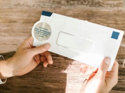 Letter Bundle Using Cheap Flag Stamps for Shipping